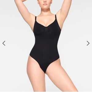 NWOT SKIMS SEAMLESS SCULPT Thong BODYSUIT in Onyx size L/XL